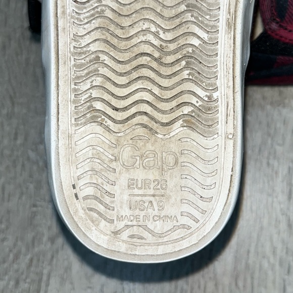 GAP Faux Sherpa Lined Slip On Shoes 9T | Buffalo Check Slip On Shoes 9T - Picture 10 of 13